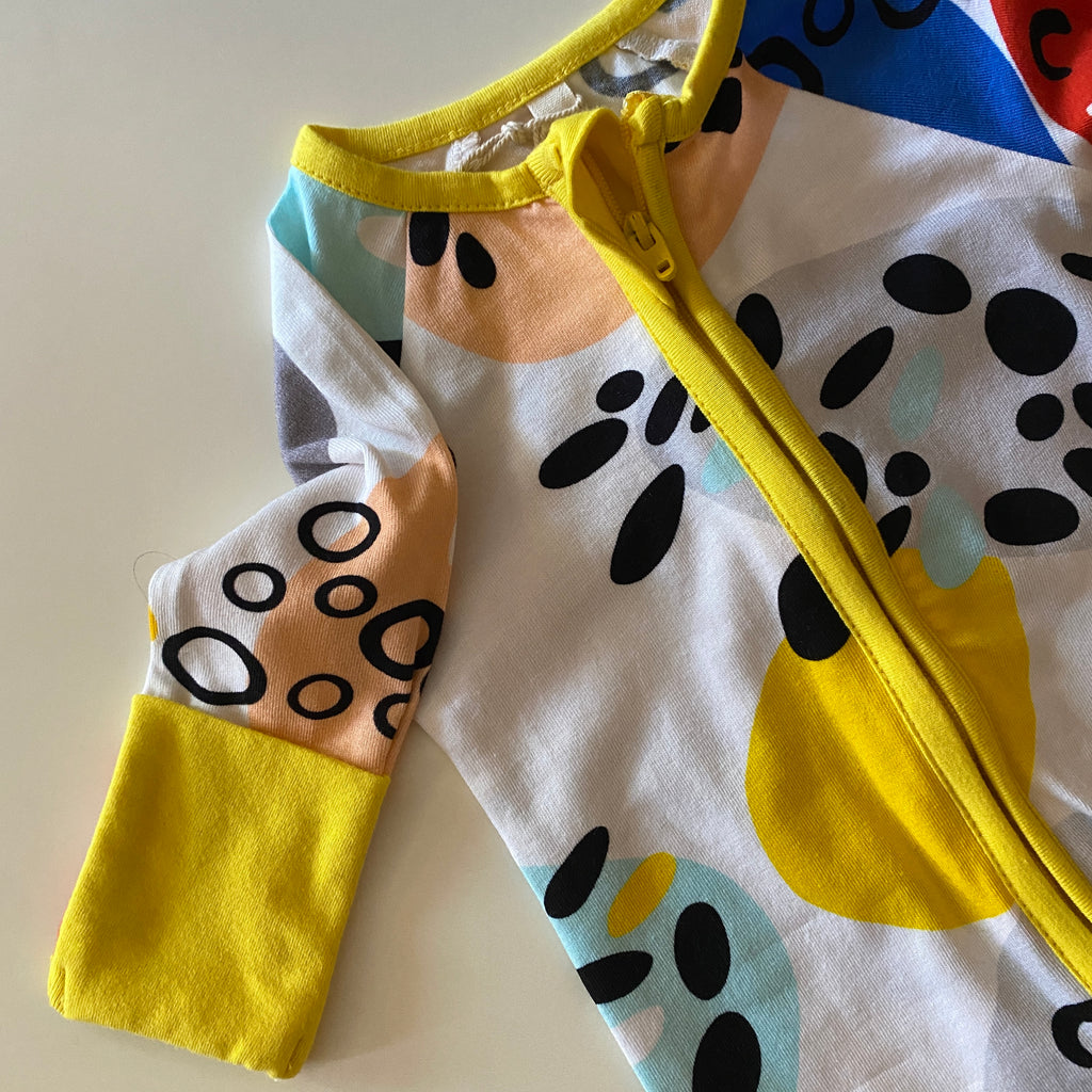 Charlie's Organic Cotton Sleeper in Pebbles design | yellow | no tags | hand & feet covers | 2 way zip