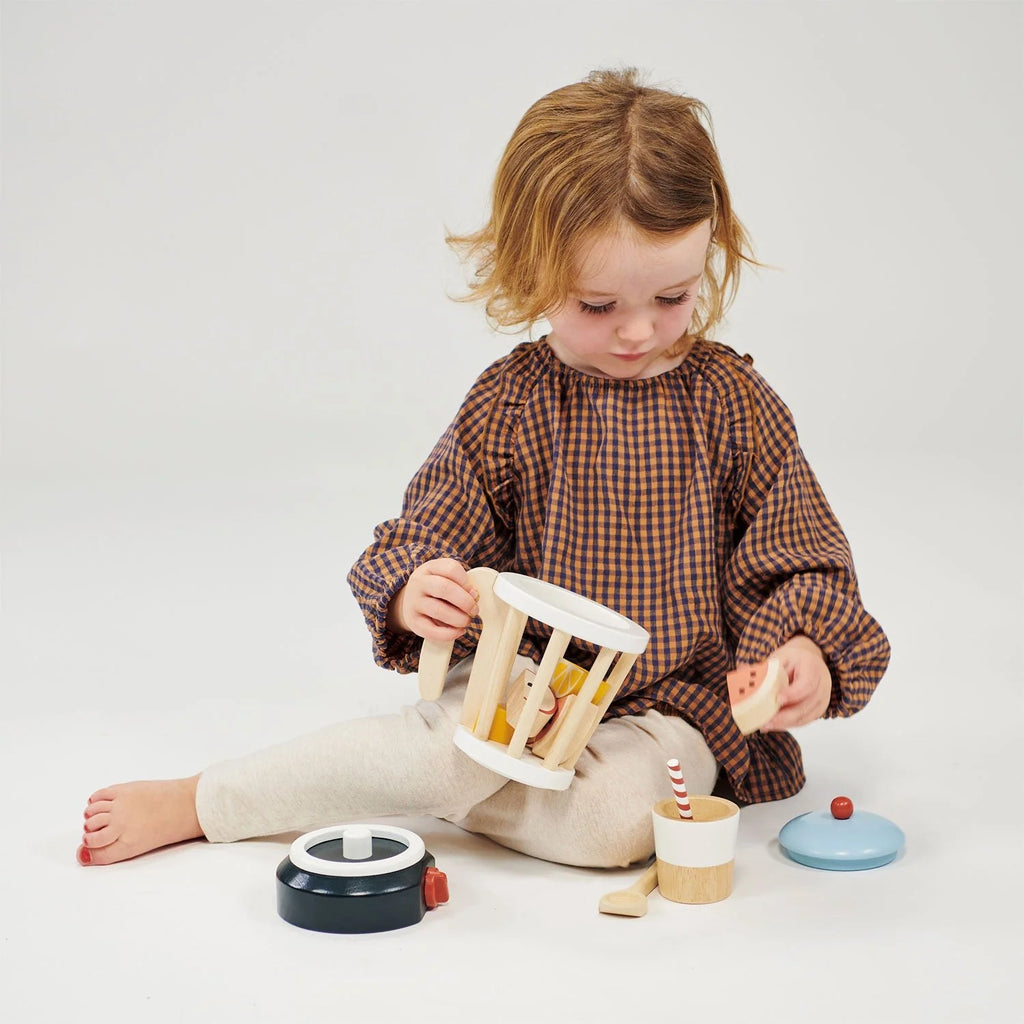 Wooden Smoothie Maker Play Set for Ages 3+ | Child Safe Materials 