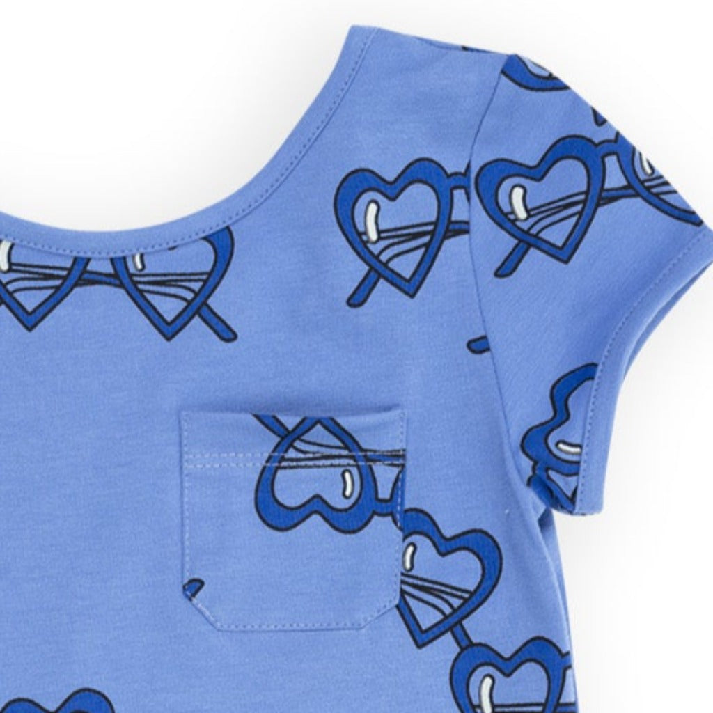 Organic Cotton Kids Short Sleeve Tee in Blue with Heart Shaped Sunglasses Print - closeup