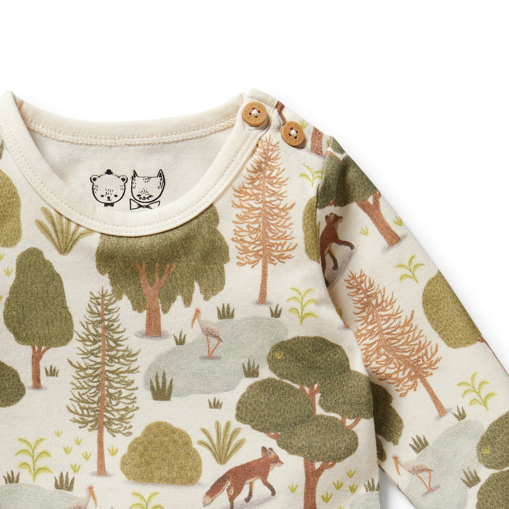 Little Trees organic cotton onesie | should close | snap at legs | closeup