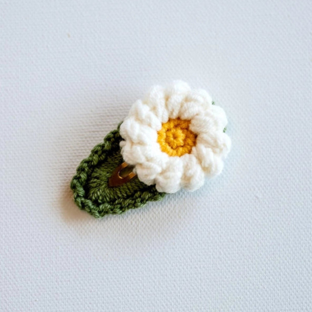 Hand crochet daisy hair clip | ~2" x !.5" |Made in USA | Sold separately | perfect for infant/toddlers