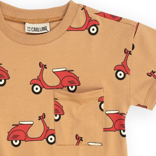 CarlijnQ Scooter Short Sleeve Kids Tee | Brown with Red Scooters | Front Pocket